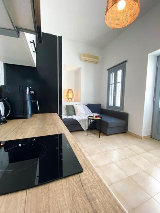 Artemonas White Escape House in Milos