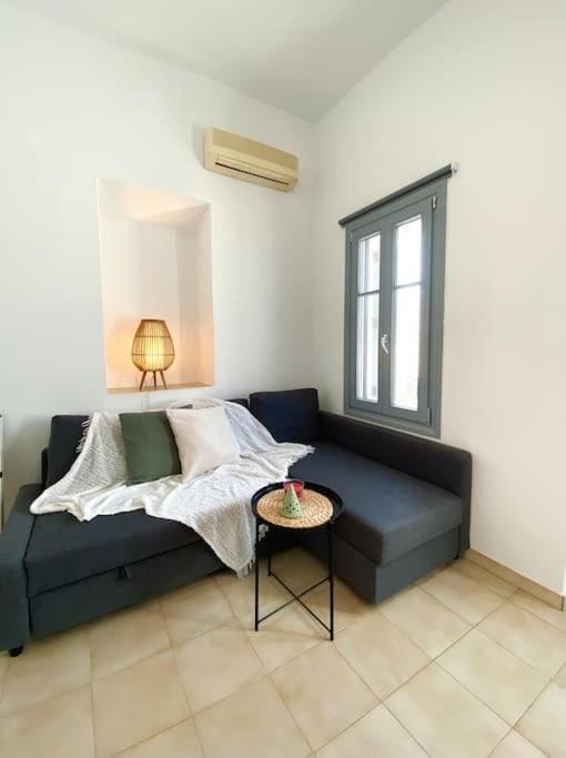 Artemonas White Escape House in Milos