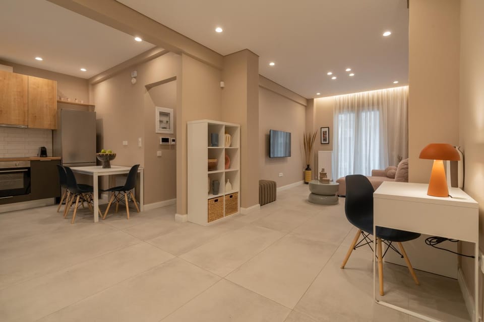 Kitchen or kitchenette, Living room, Dining area, minibar, stove