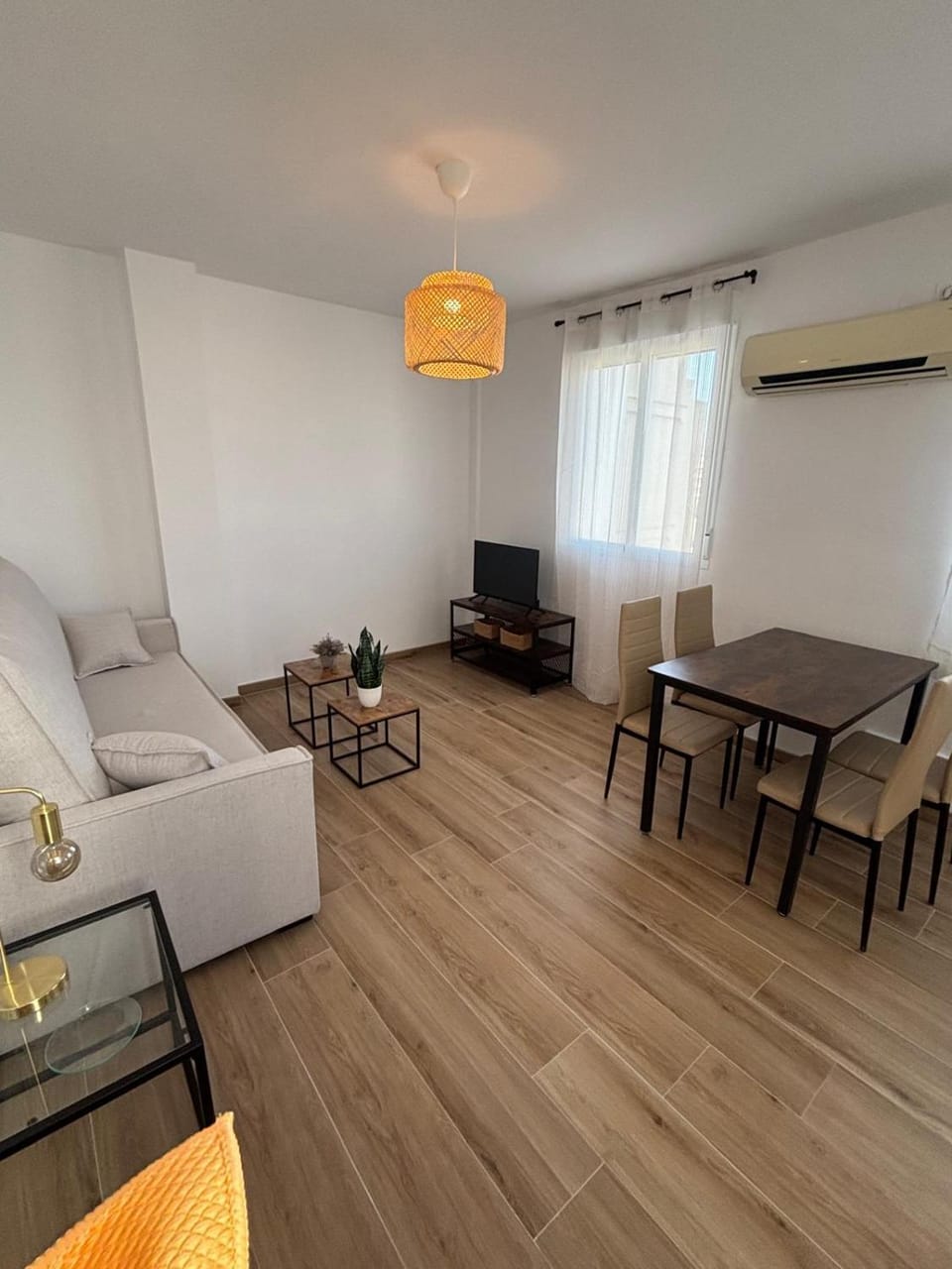 Living room, Photo of the whole room, Seating area, Dining area