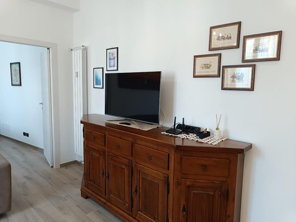 Communal lounge/ TV room, TV and multimedia, Evening entertainment