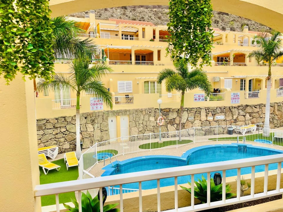 Property building, Day, Garden, Garden view, Pool view, Swimming pool, sunbed