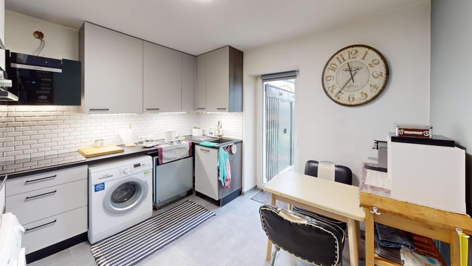 Appartement Serenity Entrée Privée au Calme Jardin Apartment in Luxembourg District, Luxembourg