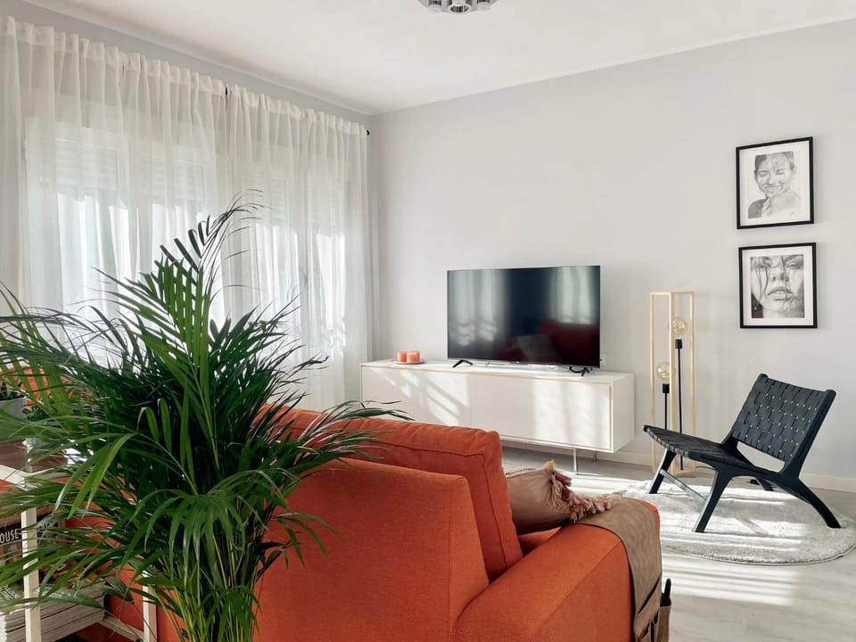 TV and multimedia, Seating area