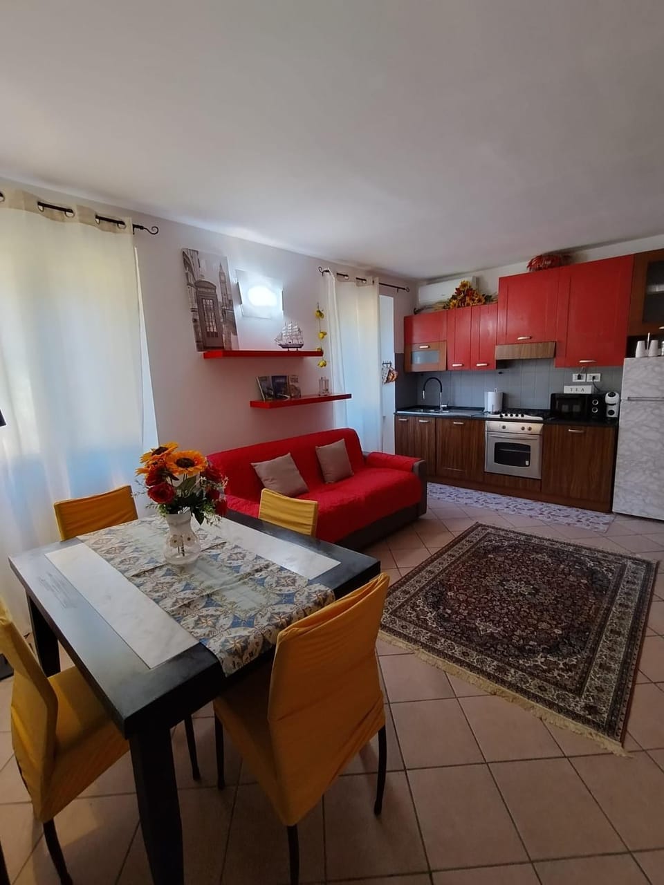 Kitchen or kitchenette, Living room, Dining area