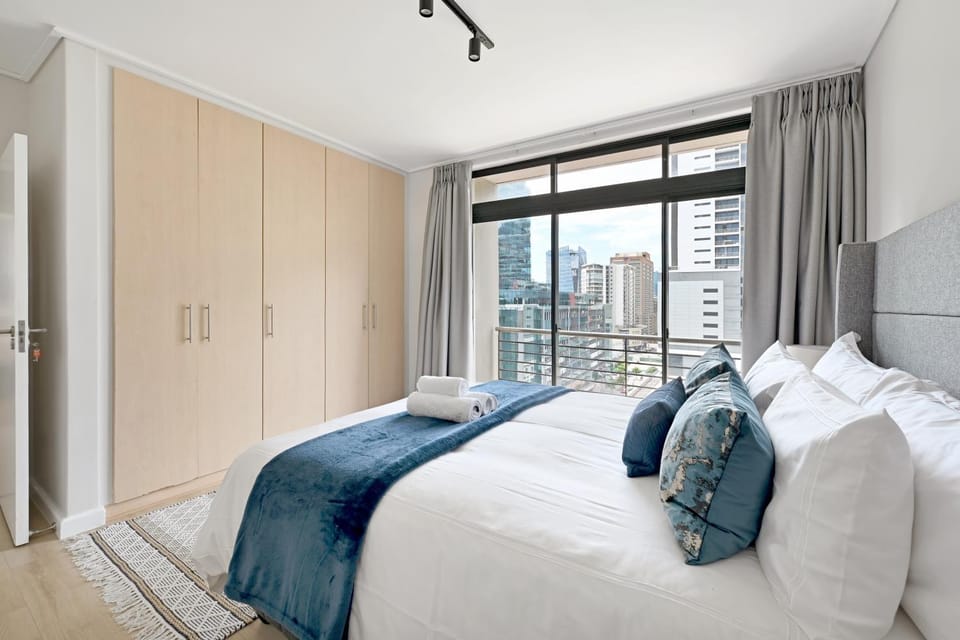 Luxury Apartment in De Waterkant with Amazing Views and Spacious Apartment in Cape Town