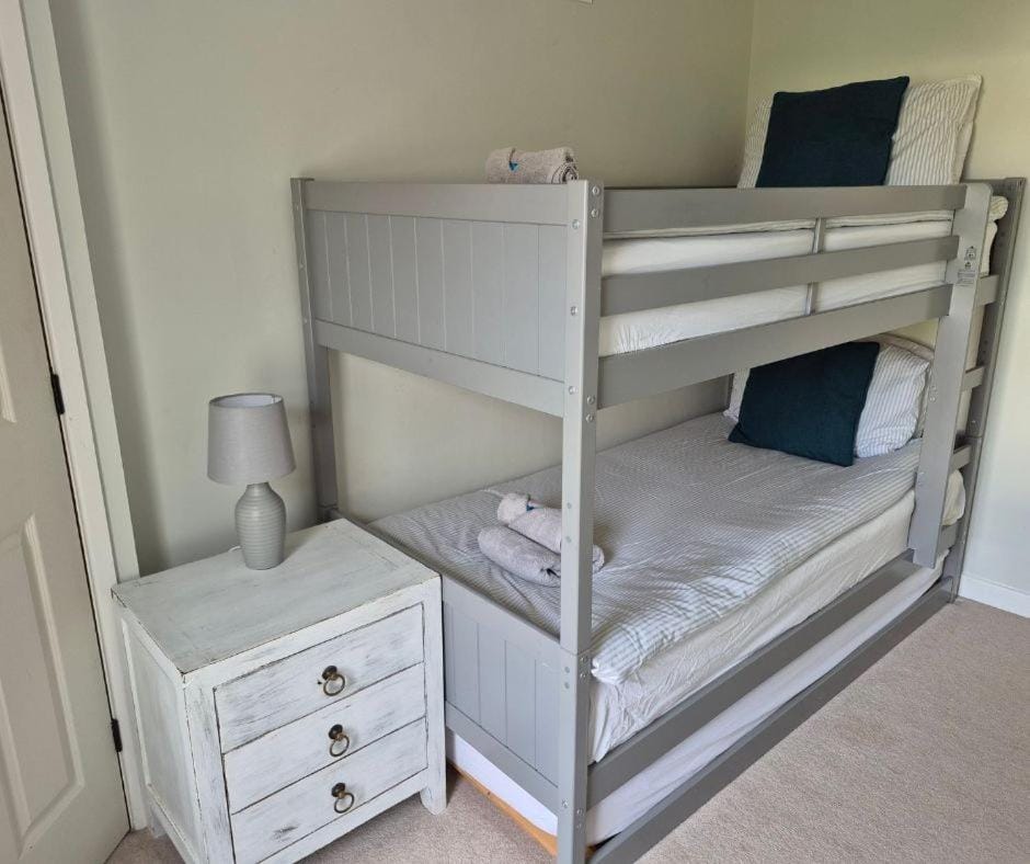 'Shakespeare Cottage' - Free Parking near Salisbury Railway Station & Walk to City House in Salisbury