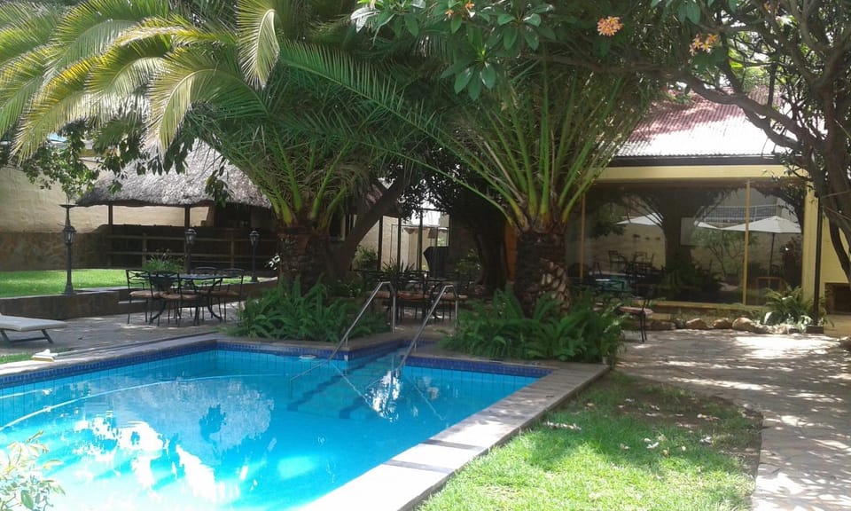 Swimming pool, Swimming pool