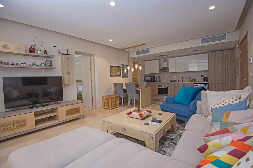 Communal lounge/ TV room, TV and multimedia, Living room, Photo of the whole room, Dining area, Evening entertainment, air conditioner