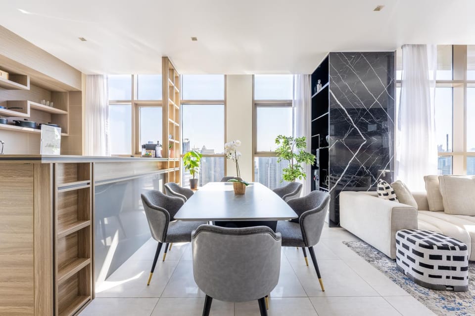 Kitchen or kitchenette, Seating area, Dining area