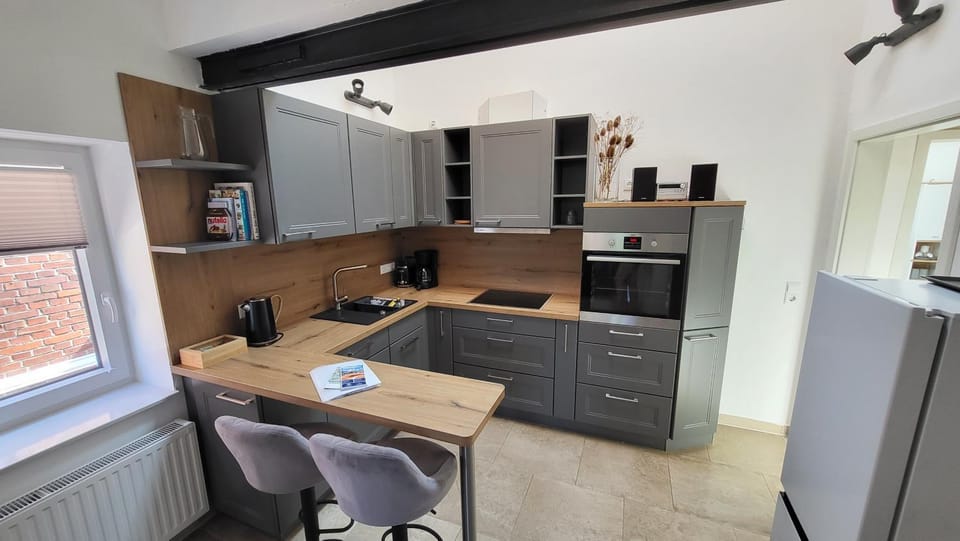Kitchen or kitchenette, dishwasher, pet friendly, stove, toaster
