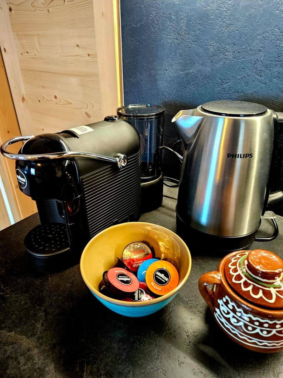 Coffee/tea facilities, Kitchen or kitchenette