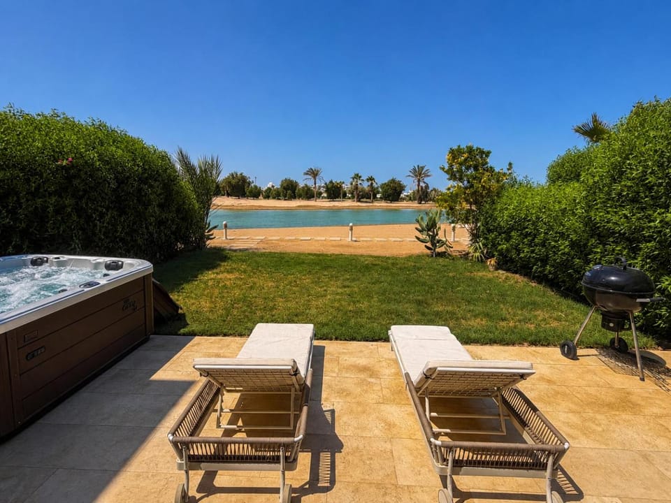 Natural landscape, Garden, Pool view, Swimming pool, sunbed