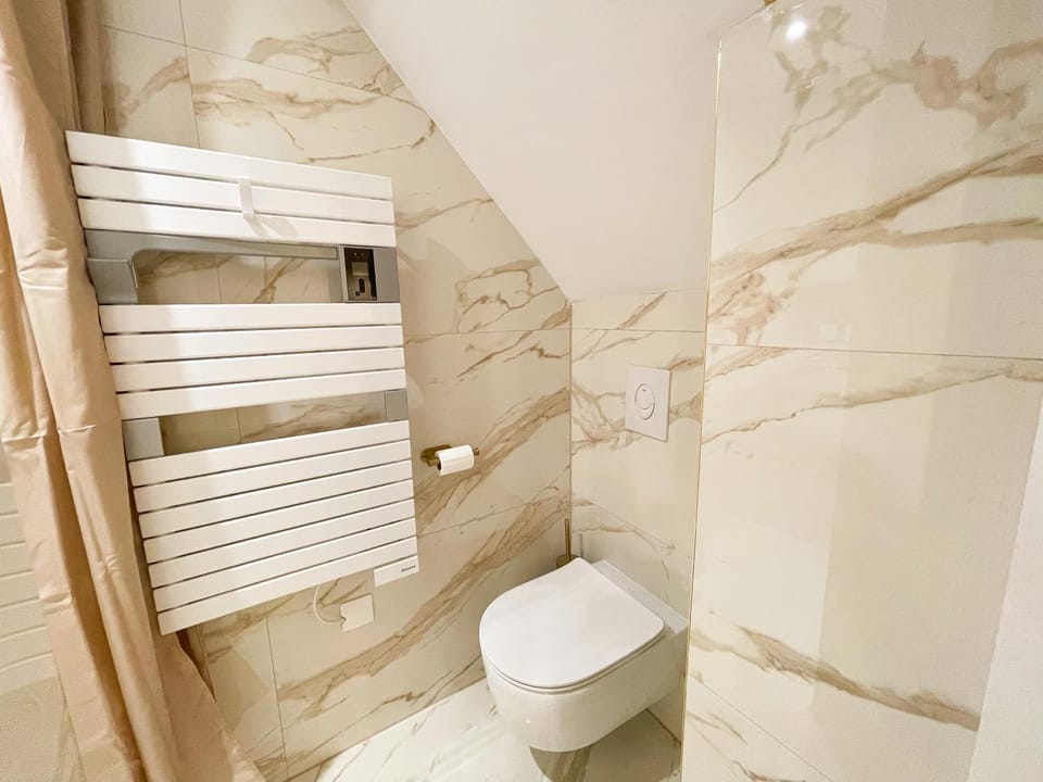 Toilet, Bathroom