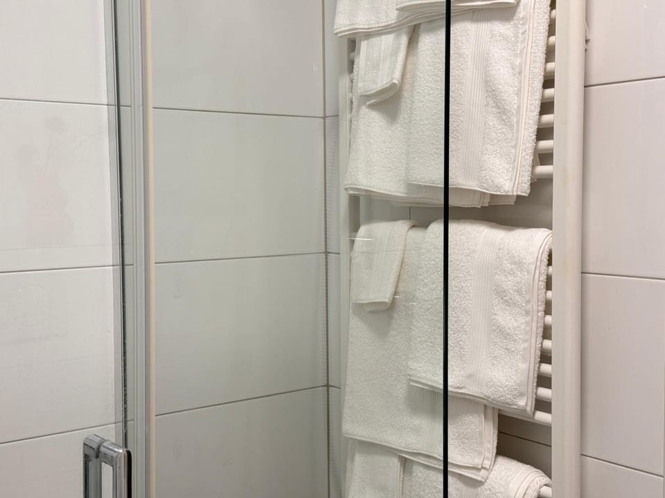 Bathroom, towels