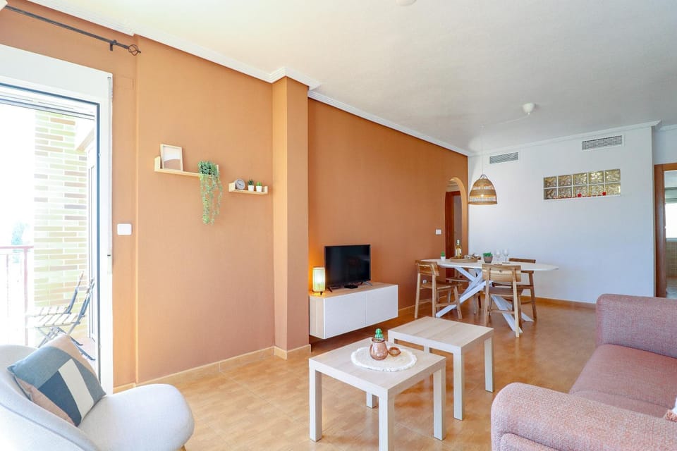 Communal lounge/ TV room, TV and multimedia, Living room, Seating area, Dining area