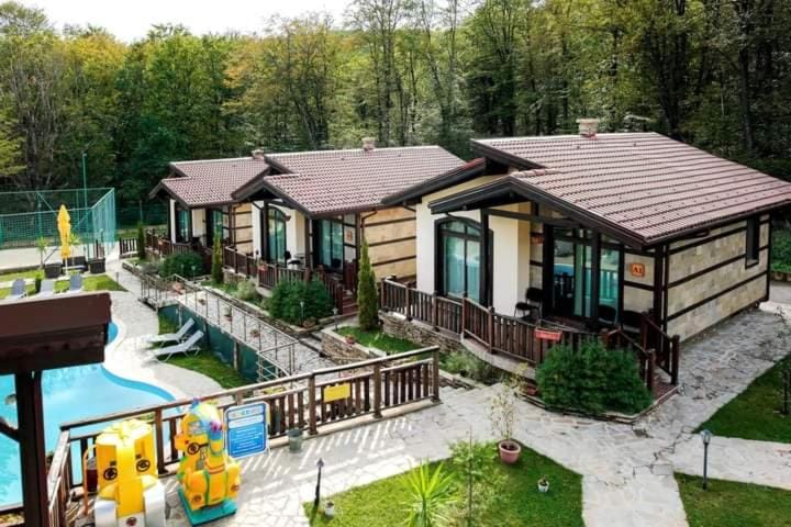 Тодорини Кукли къща за гости Bed and Breakfast in Bulgaria