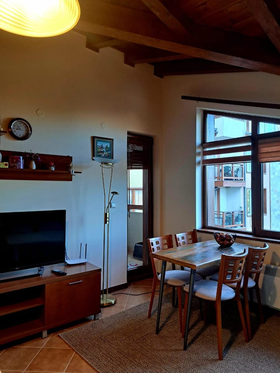Communal lounge/ TV room, TV and multimedia, Living room, Seating area, Dining area