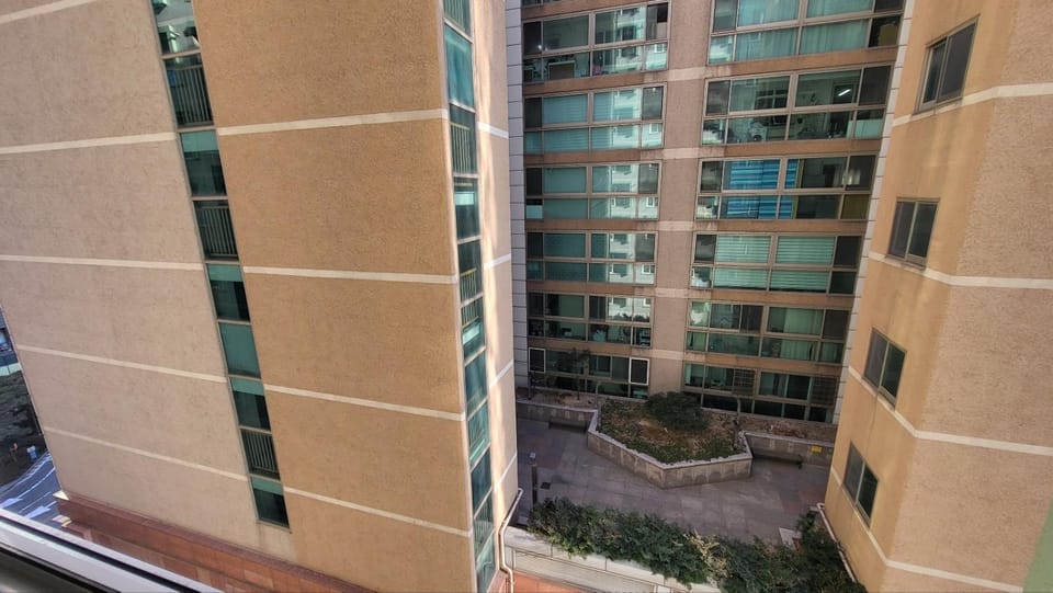 2608 # Gangnam Urban Vogue Suites#Sinnonhyeon Stn Exit 9, 1-min #Top-rated Unit # All-New Furniture & Peaceful Vibe Apartment in Seoul