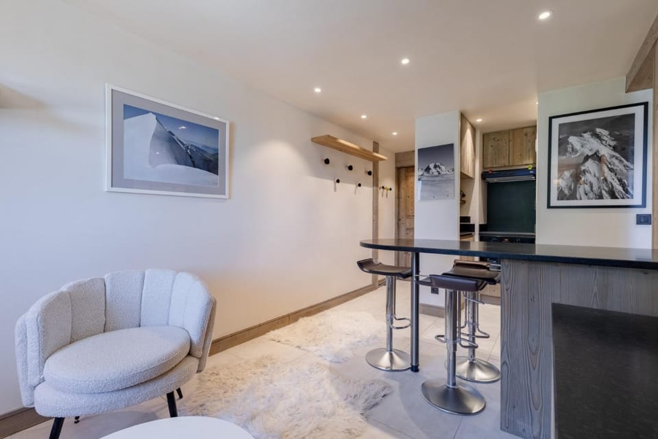 Grand Sud - Cosy two bedroom ski in and out Apartment in Les Allues