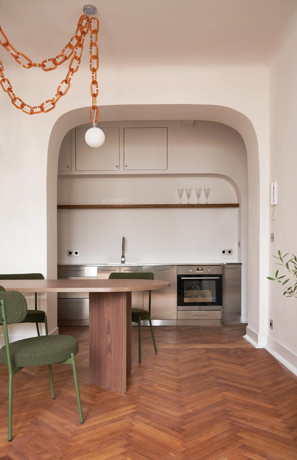 Dining area, kitchen