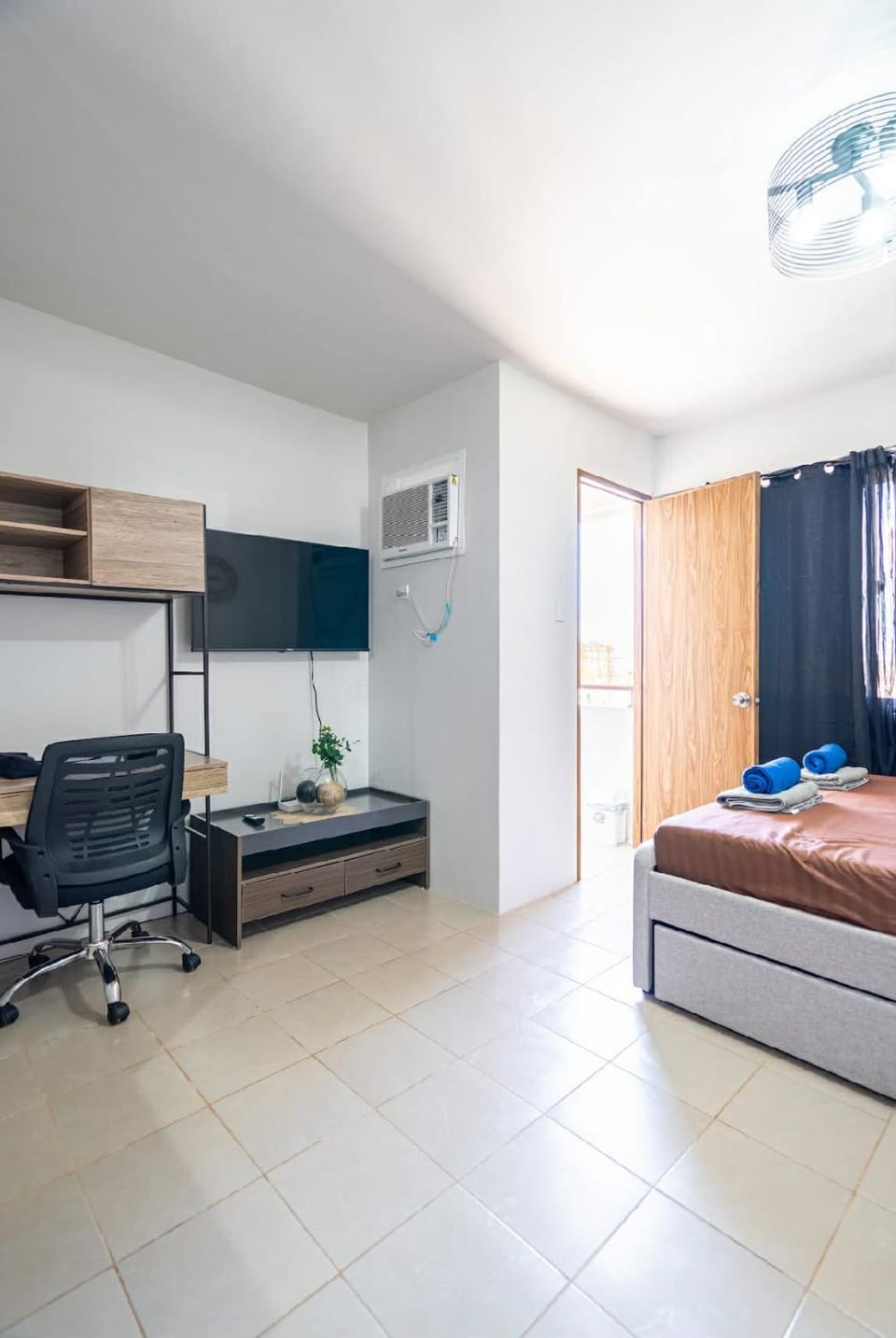 Plumera Condo Near Airport Malls & Schools with Elevator417 Apartment in Lapu-Lapu City