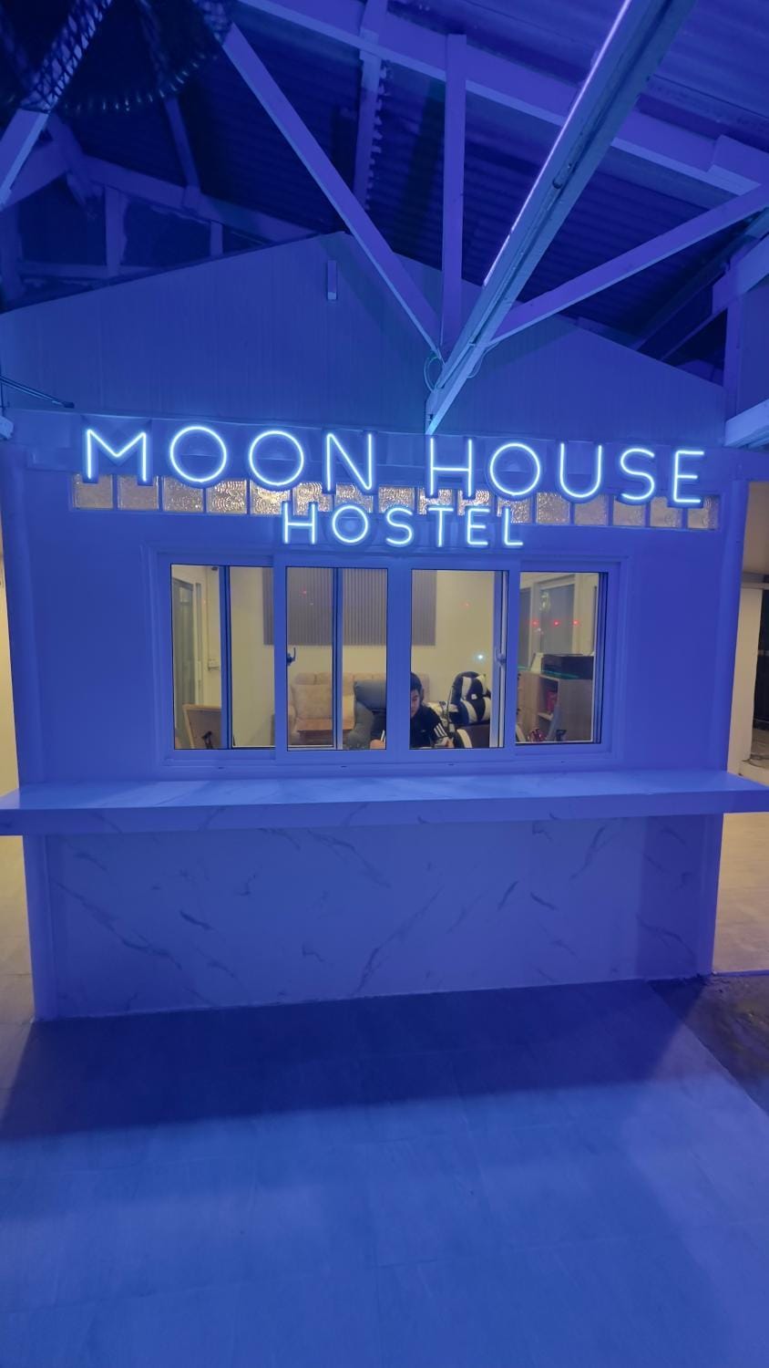Moon house Beach Hostel Hostel in Ban Tai