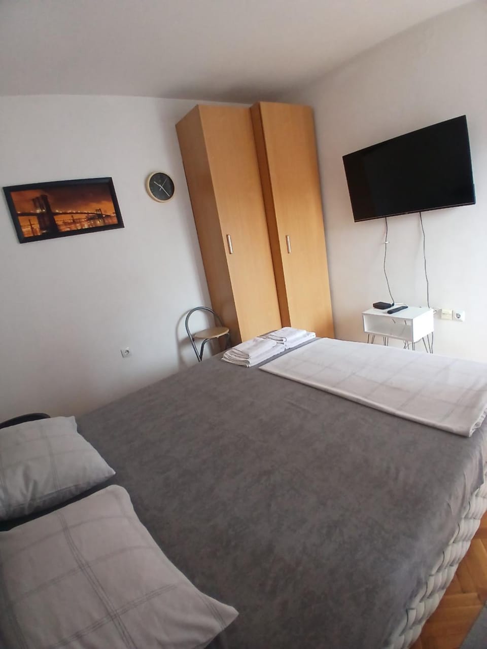 TV and multimedia, Photo of the whole room, Bedroom, wardrobe