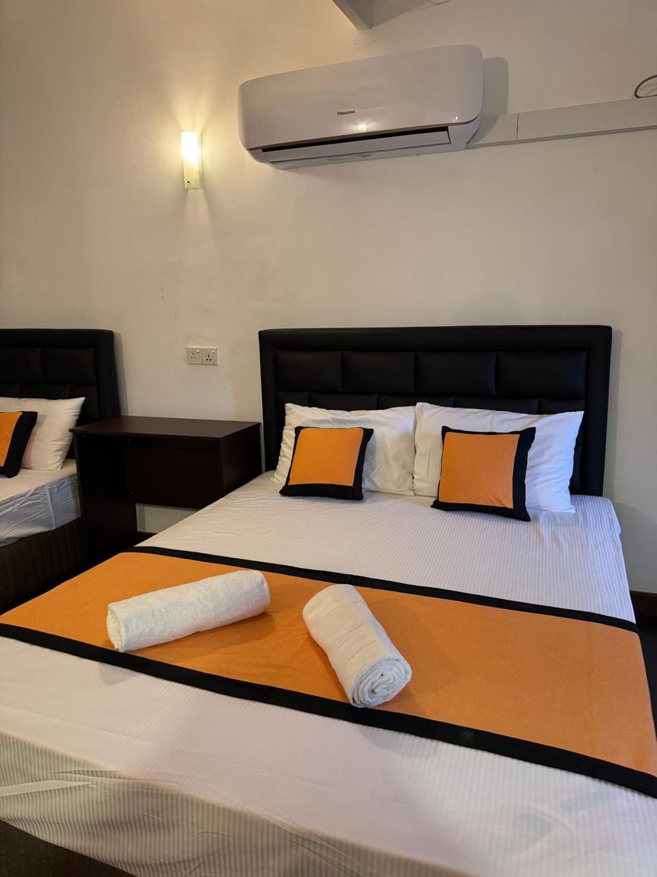 Bed, Bedroom, towels, air conditioner
