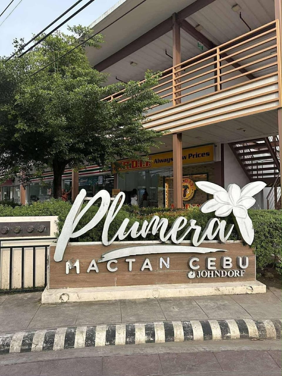 Plumera Condo Near Airport Malls & Schools with Elevator223 Apartment in Lapu-Lapu City