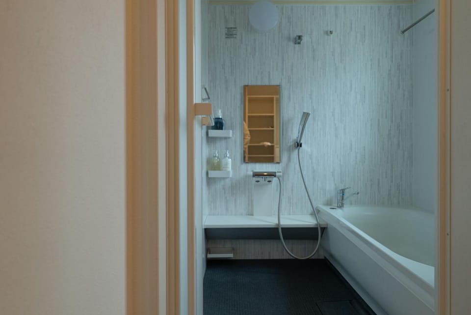 Shower, Bathroom, Bath, towels