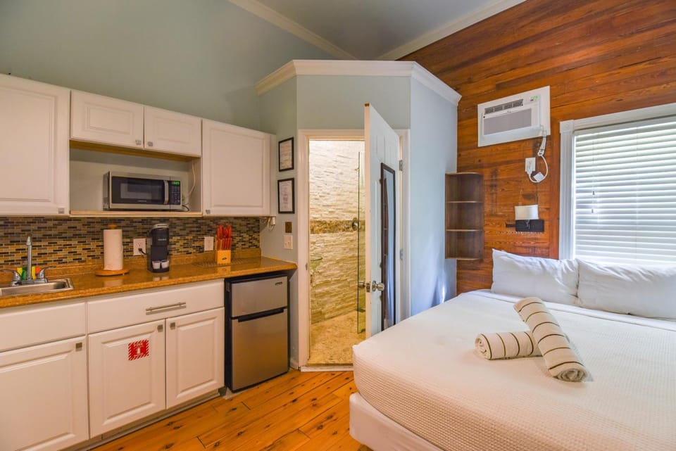 VanGogh Studio Apartment in Key West