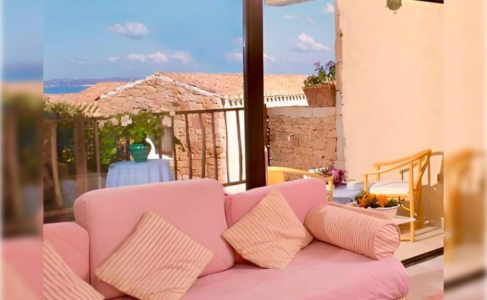 View (from property/room), Balcony/Terrace, Living room, Seating area
