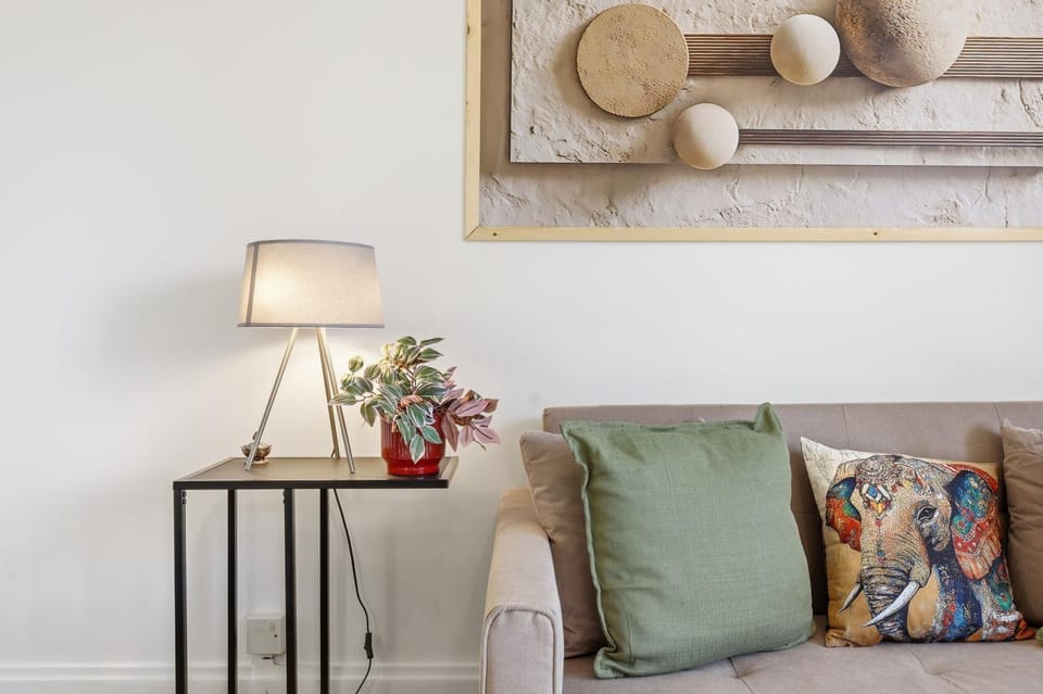 Living room, Decorative detail, Seating area