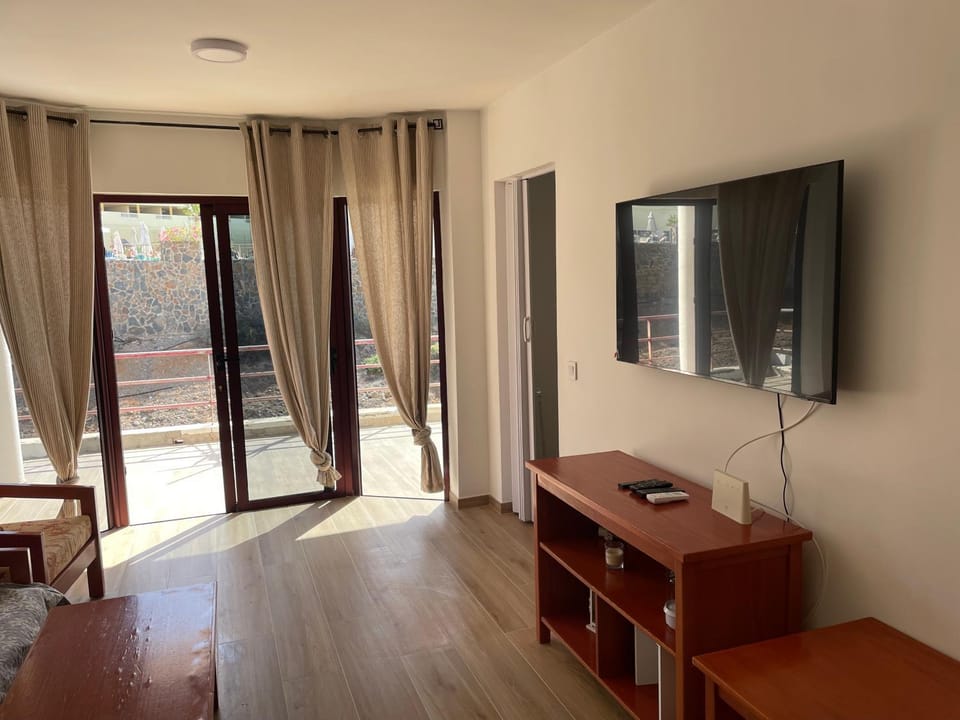 Communal lounge/ TV room, TV and multimedia