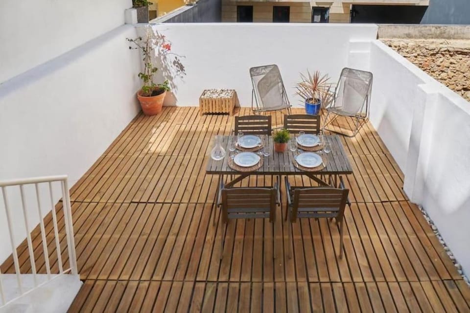 Modern Flat with large garden and terrace right next Estrela Park Apartment in Lisbon