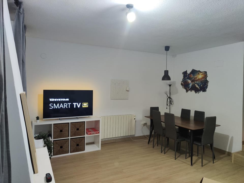 Living room, internet