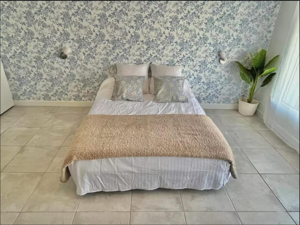 La loge de Gustave, studio avec wifi et une place de parking privatif Apartment in Mont-de-Marsan