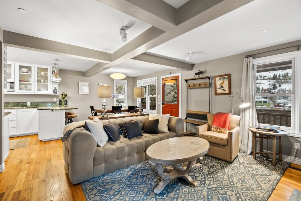 Walk to Main Street, Large beautiful Home, Private Tub, 3BR House in Park City