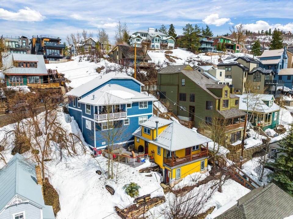 Walk to Main St, Luxurious Family Home, 3 BR, Amazing Deck with Private Hot Tub and Downtown Views House in Park City