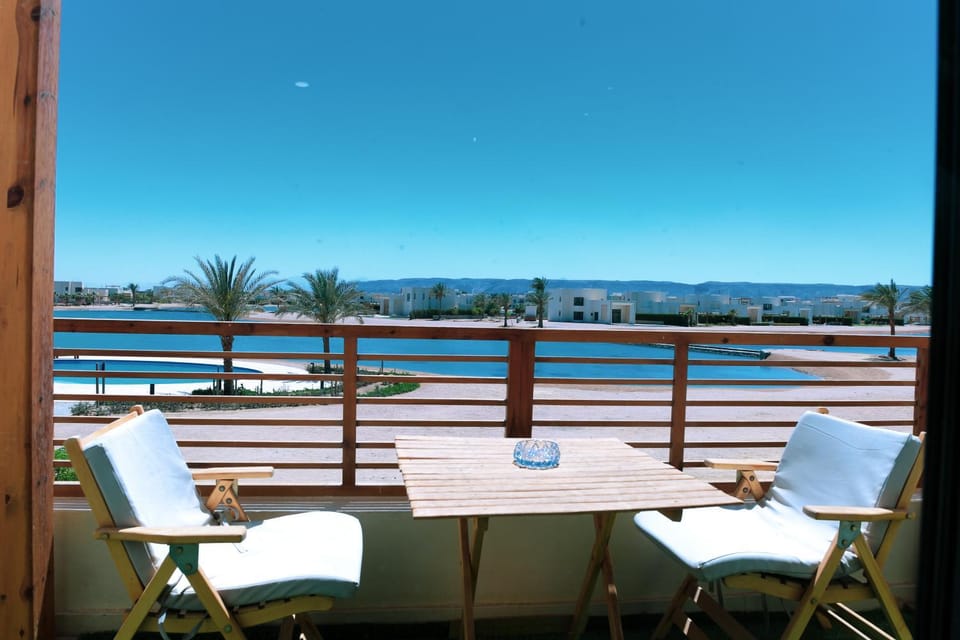 Patio, View (from property/room), Balcony/Terrace, Dining area, Lake view, Sea view