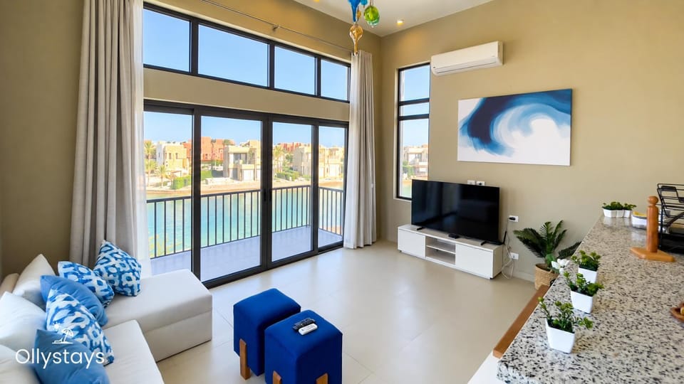 TV and multimedia, Seating area, Evening entertainment