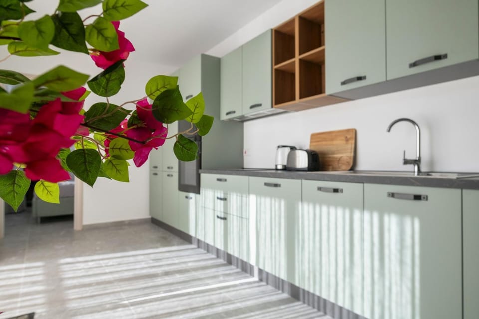 HORIZON SUITES by the Sea Apartment in Saint Paul's Bay