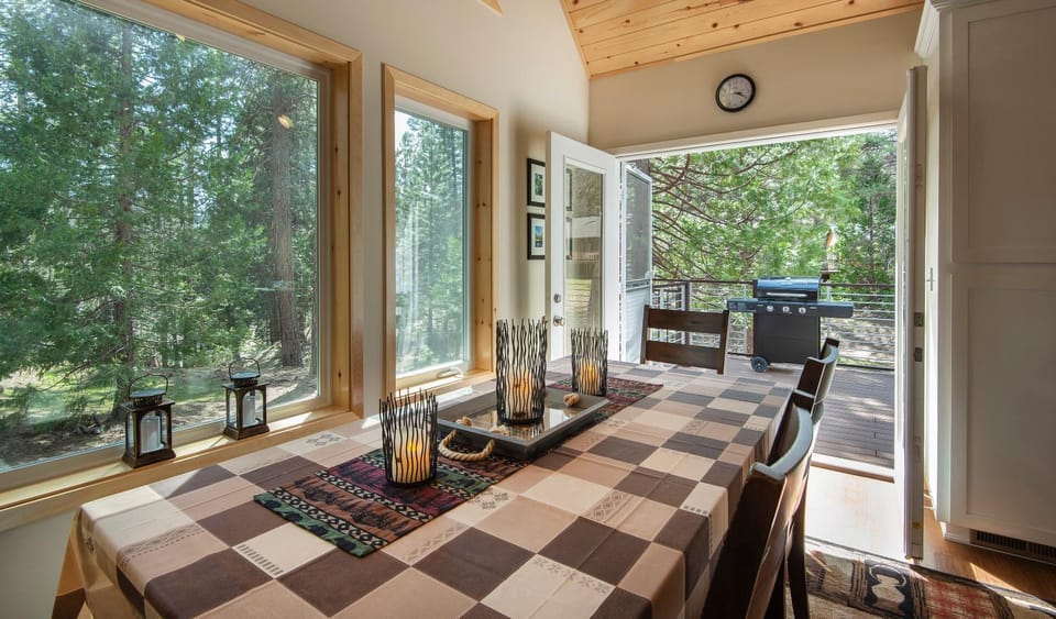 11N Margaret House in Sierra Nevada