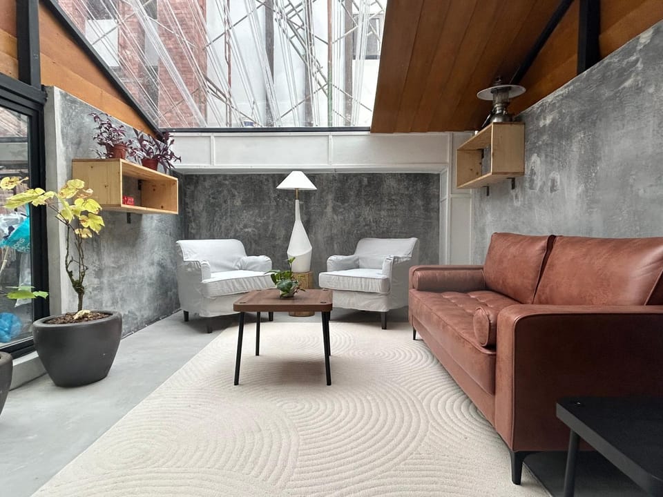 Living room, Seating area