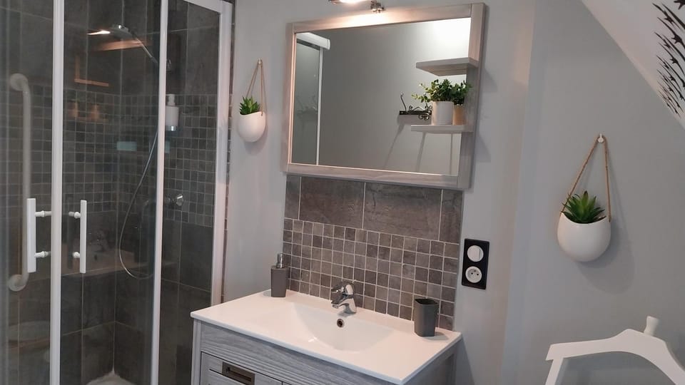 Shower, Bathroom