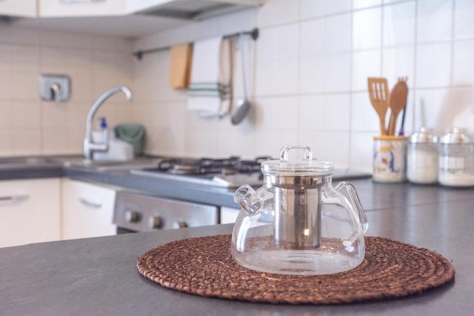 Coffee/tea facilities, Kitchen or kitchenette