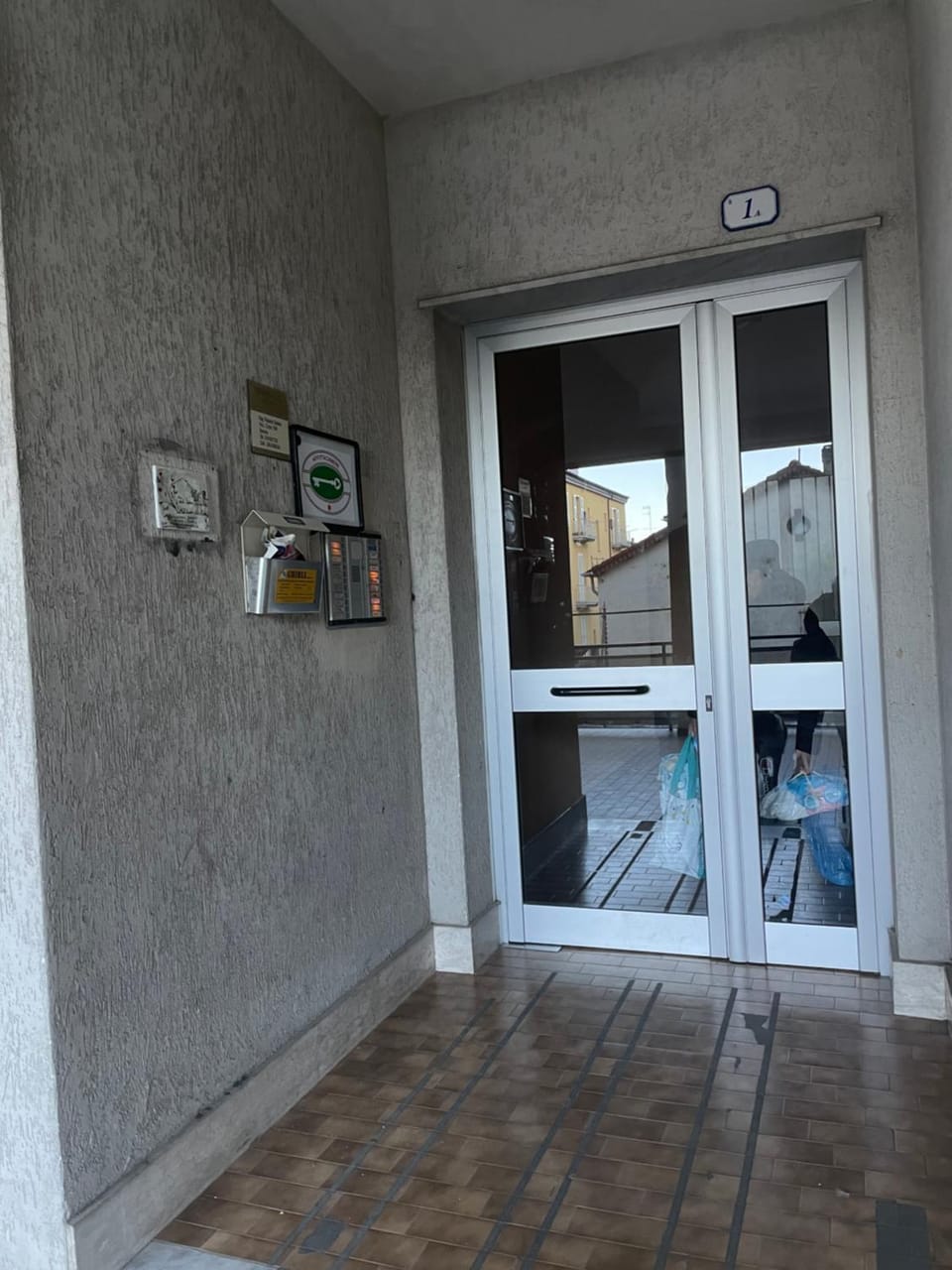 Property building, Internal: Not applicable to any particular room