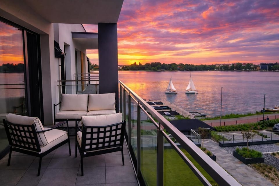 Balcony/Terrace, Lake view