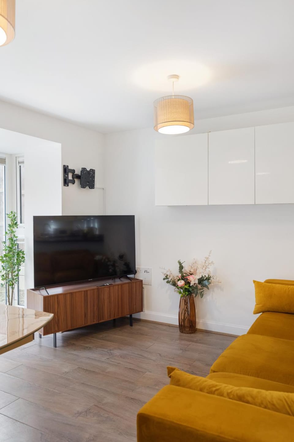 Communal lounge/ TV room, TV and multimedia, Living room, Seating area, Evening entertainment